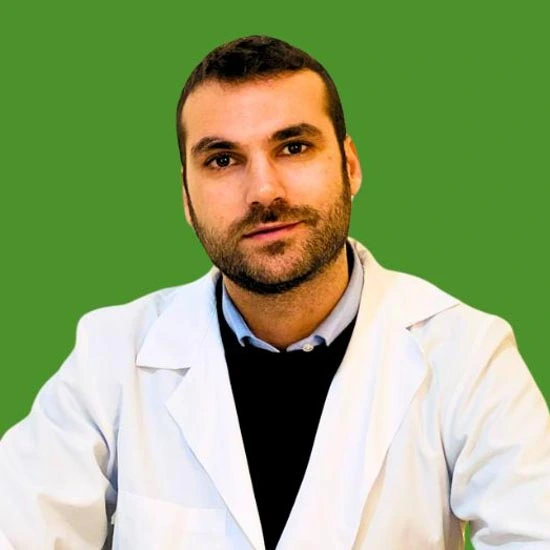 Il Dottor Giardina è il medico esperto che esegue l'Ecografia Cardiaca Fetale presso lo Studio Vircos di Roma San Giovanni.